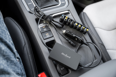 Ładowarka samochodowa do laptopa zasilacz 65W 12v 24V 8 końcówek Rebel Ładowarka samochodowa do laptopa zasilacz 65W 12v 24V 8 końcówek Rebel