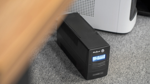 Zasilacz awaryjny komputerowy UPS REBEL Plus 850VA 480W LCD USB RJ45