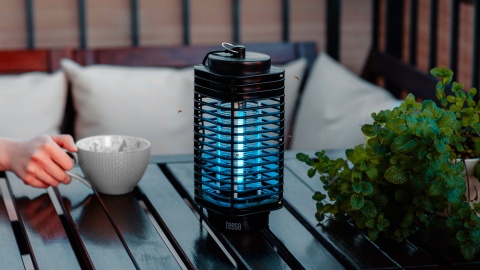 Lampa UV owadobójcza rażąca 2,8 W Teesa pułapka na muchy komary skuteczna