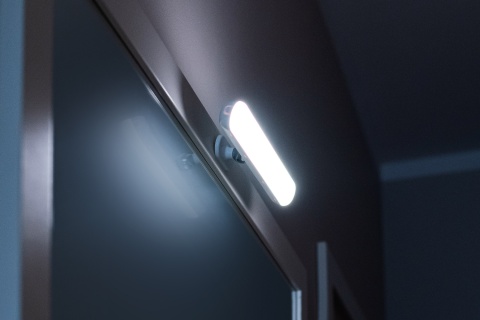Lampka LED czujnik ruchu do szafy samoprzylepna 92 diody LED Rebal Lampka LED czujnik ruchu do szafy samoprzylepna 92 diody LED Rebal