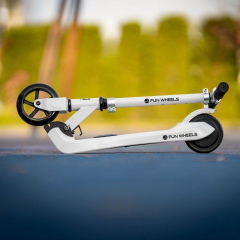 Hulajnoga elektryczna dla dzieci 12km/h 50kg Rebel składana lekka IPX4 Hulajnoga elektryczna dla dzieci 12km/h 50kg Rebel składana lekka IPX4