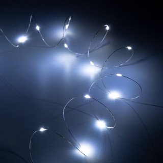 Lampki świąteczne 20 mini LED zimny biały stroik