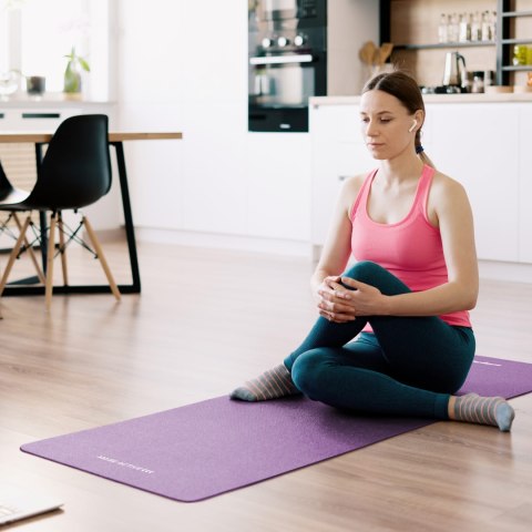 Mata gimnastyczna do ćwiczeń do jogi pilatesu fitness 1,5cm karimata REBEL Mata gimnastyczna do ćwiczeń do jogi pilatesu fitness 1,5cm karimata REBEL