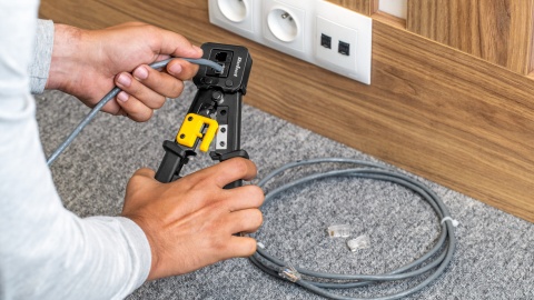 Zaciskarka zaciskacz wtyków przelotowych RJ45 RJ12 RJ11 6/8P Rebel Zaciskarka zaciskacz wtyków przelotowych RJ45 RJ12 RJ11 6/8P Rebel