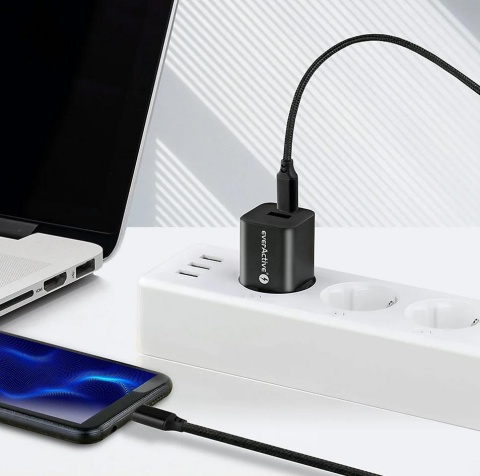 KABEL USB-C / USB-C everActive CBB-2PD3 200cm PD 60W 3A KABEL USB-C / USB-C everActive CBB-2PD3 200cm PD 60W 3A