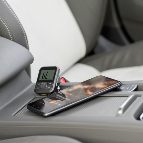 Transmiter FM Bluetooth AUX USB microSD ładowarka Transmiter FM Bluetooth AUX USB microSD ładowarka