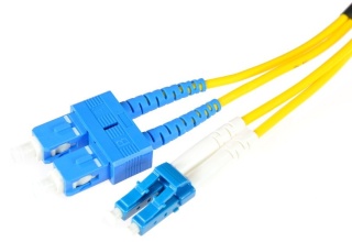 PATCHCORD ŚWIATŁOWODOWY SM SC/UPC-LC/UPC DUPLEX 1m