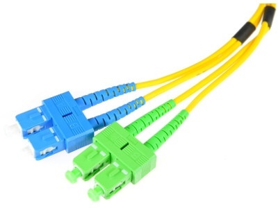 PATCHCORD ŚWIATŁOWODOWY SM SC/UPC-SC/APC DUPLEX 2m