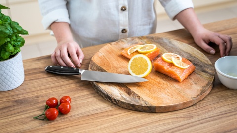 Nóż szefa kuchni ze stali nierdzewnej 33cm Teesa wyważony ostry kuchenny
